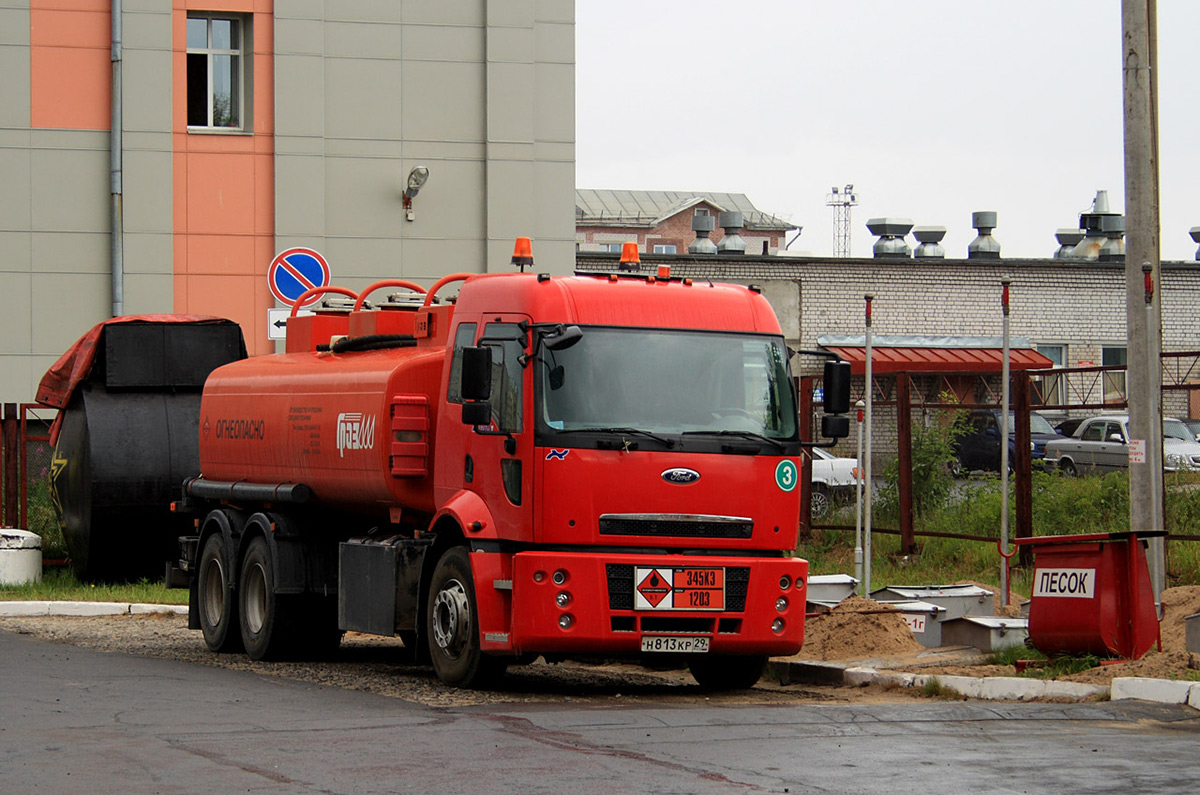 Архангельская область, № Н 813 КР 29 — Ford Cargo ('2003) 2530
