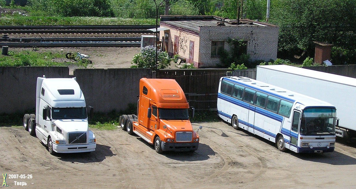 Тверская область, № (69) Б/Н 0027 — Volvo VNL660; Тверская область, № (69) Б/Н 0026 — Freightliner Century Class; Тверская область — Разные фотографии (Автомобили)