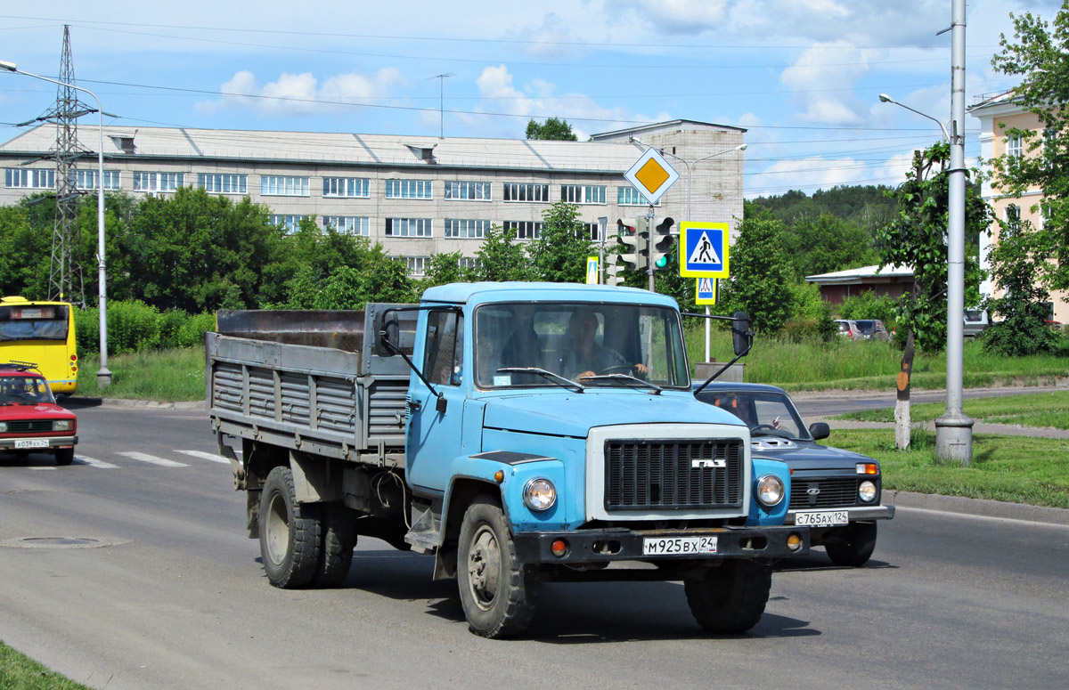 Красноярский край, № М 925 ВХ 24 — ГАЗ-33073