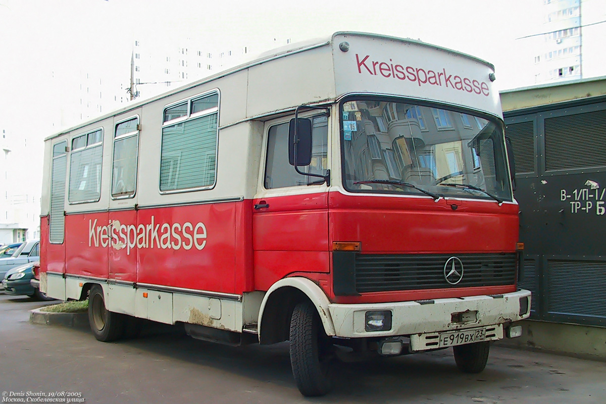 Краснодарский край, № Е 919 ВХ 23 — Mercedes-Benz LP (общ. мод.)
