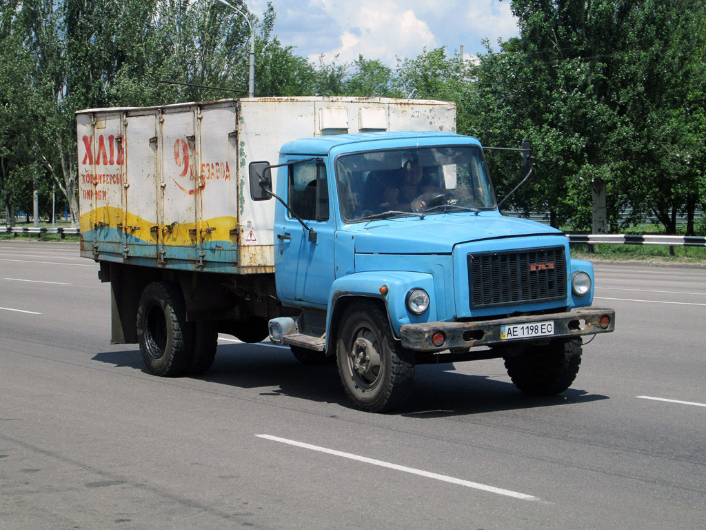 Днепропетровская область, № АЕ 1198 ЕС — ГАЗ-3307