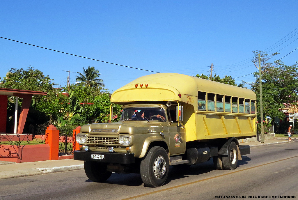 Куба, № P 042 700 — Ford F (общая модель)