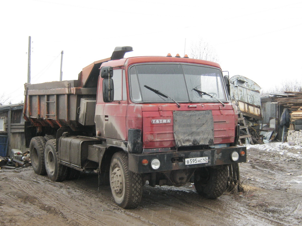 Кировская область, № В 595 НС 43 — Tatra 815 S1