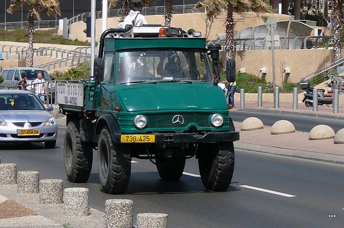 Израиль, № 738-425 — Mercedes-Benz Unimog (общ.м)