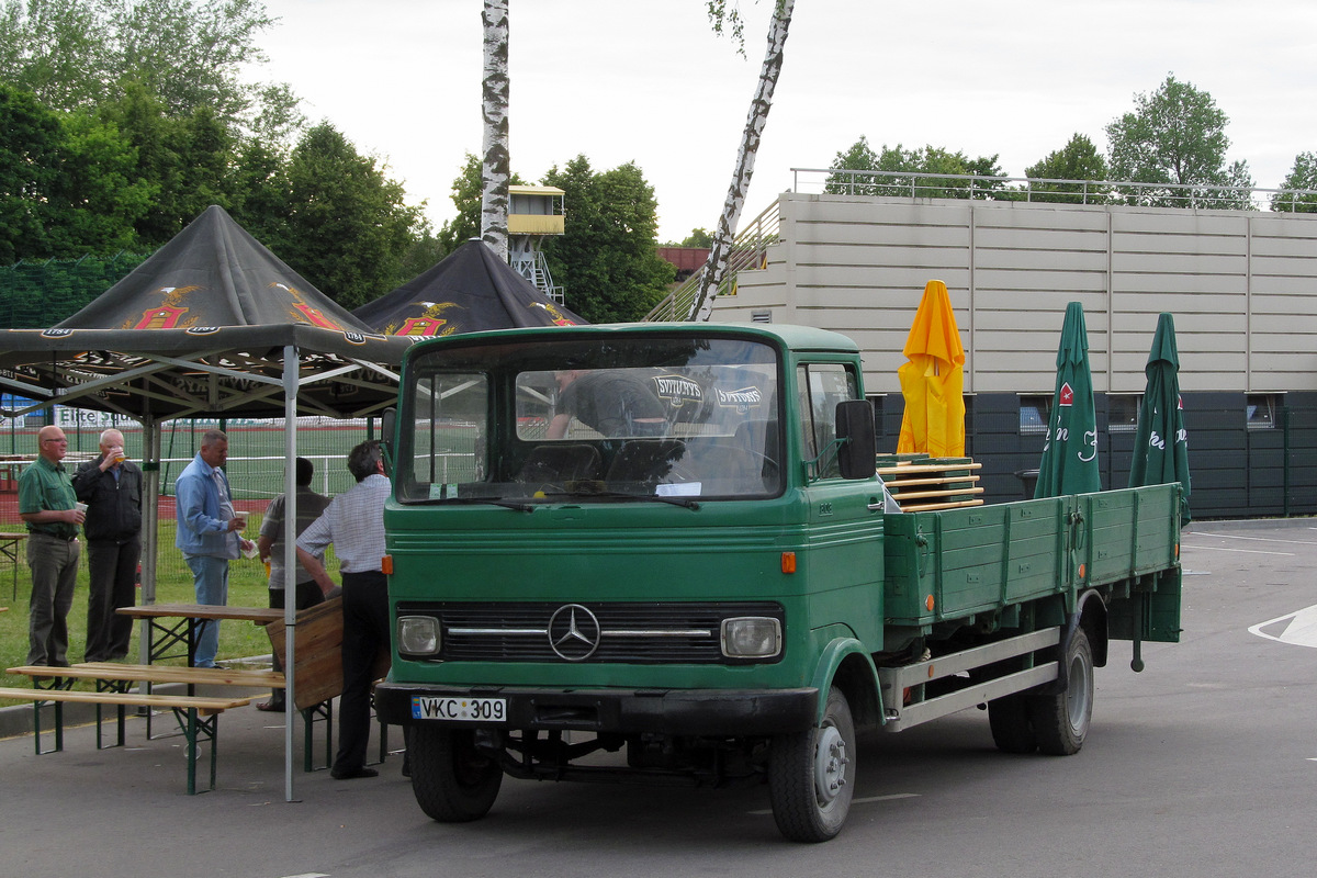 Литва, № VKC 309 — Mercedes-Benz LP (общ. мод.)