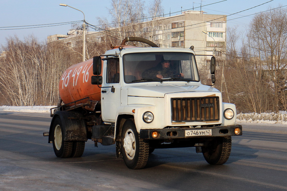Омская область, № О 746 УМ 42 — ГАЗ-3309