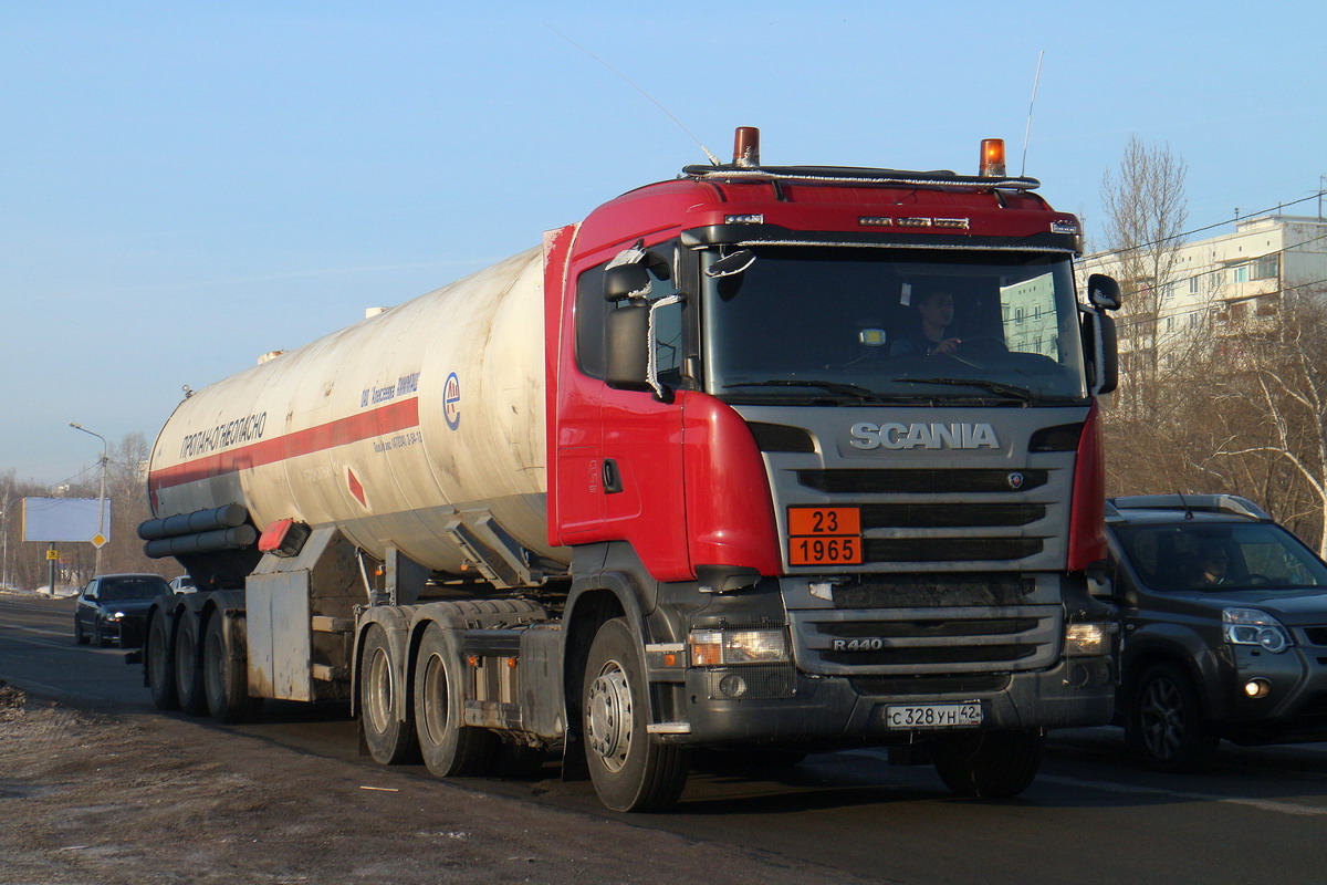 Кемеровская область, № С 328 УН 42 — Scania ('2009) R440