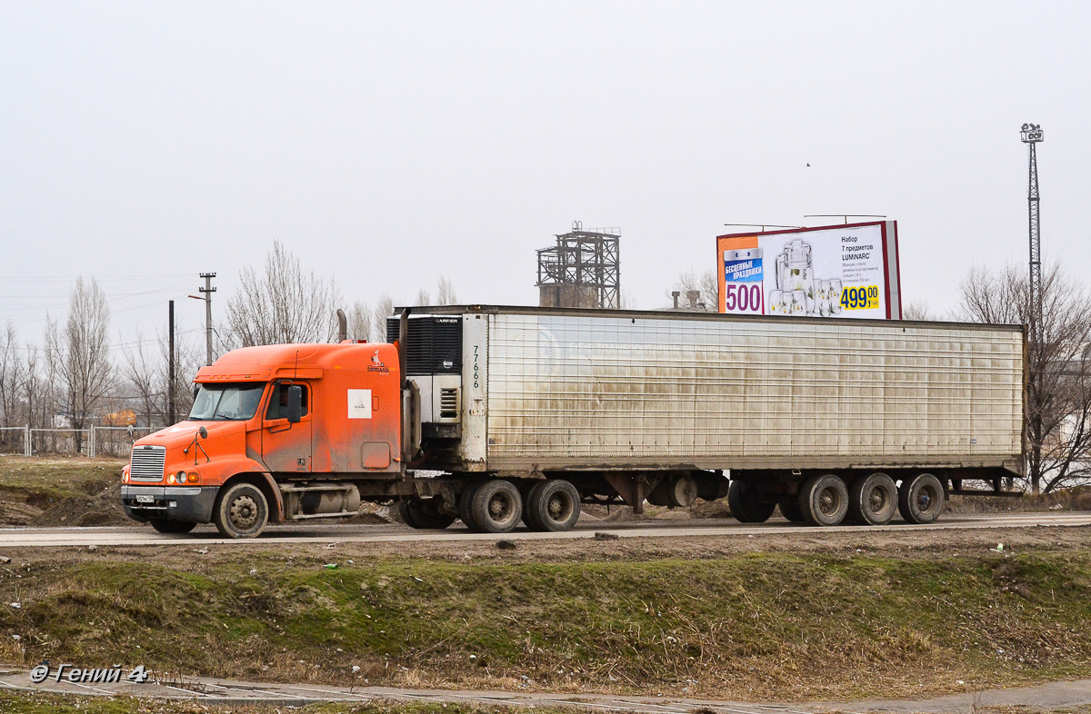 Волгоградская область, № А 821 МС 134 — Freightliner Century Class