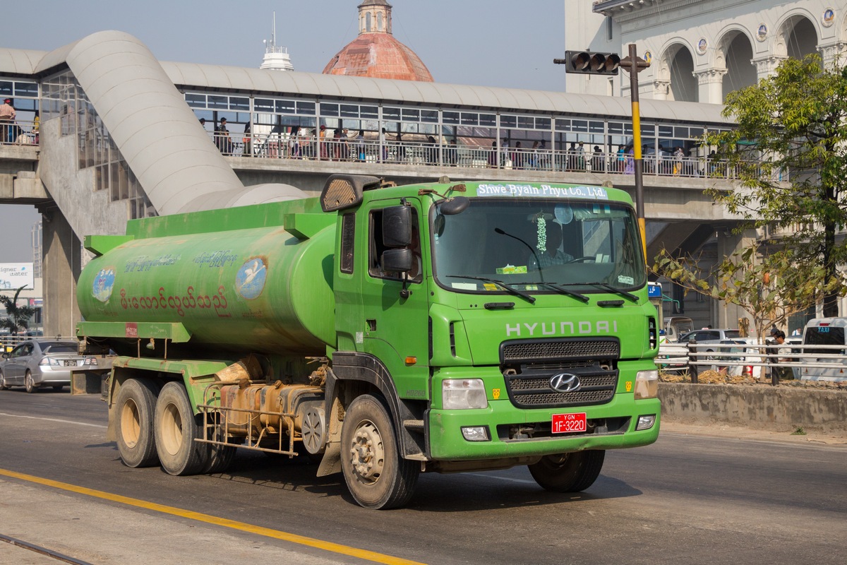 Мьянма, № 1F-3220 — Hyundai Power Truck HD260