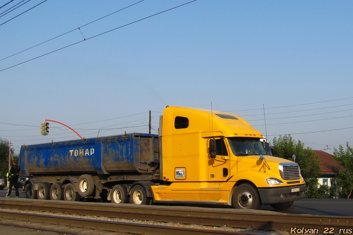Алтайский край, № Т 301 СО 22 — Freightliner Columbia