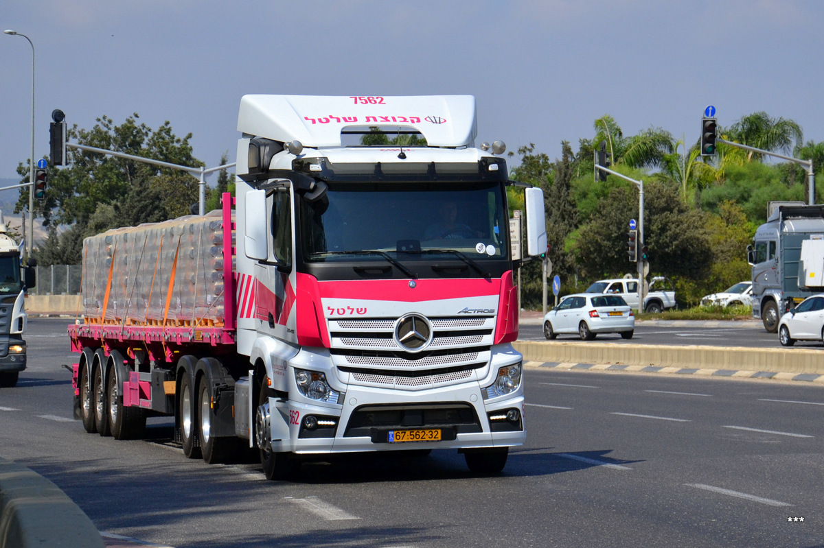 Израиль, № 67-562-32 — Mercedes-Benz Actros ('2011)