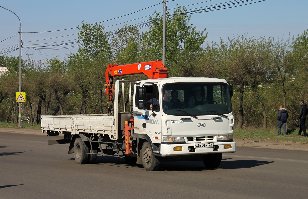 Красноярский край, № С 690 ЕН 124 — Hyundai Super Medium HD120