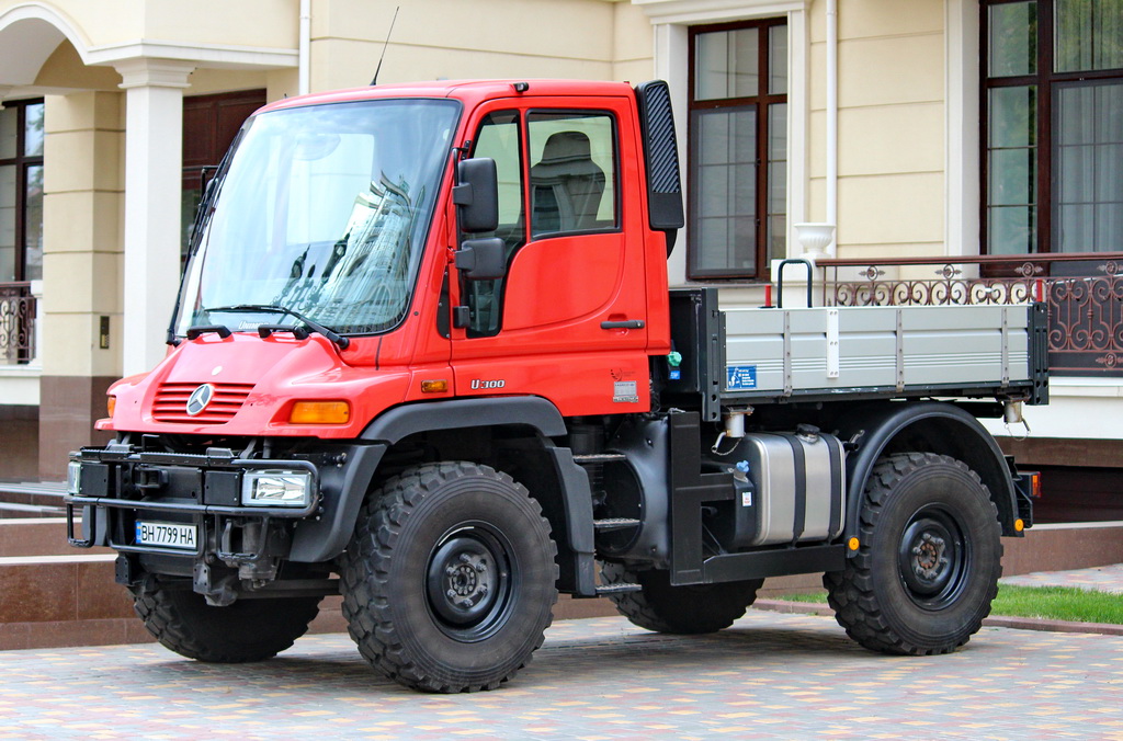 Одесская область, № ВН 7799 НА — Mercedes-Benz Unimog (общ.м)
