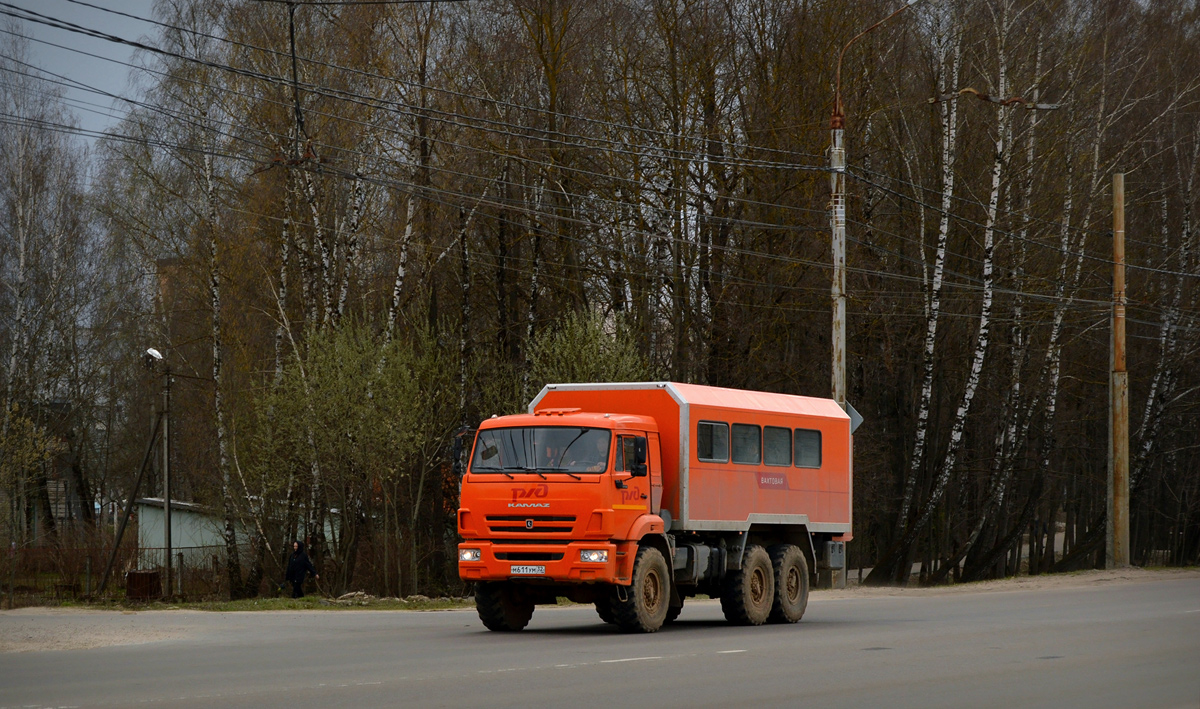 Брянская область, № М 611 УМ 32 — КамАЗ-43118 (общая модель)