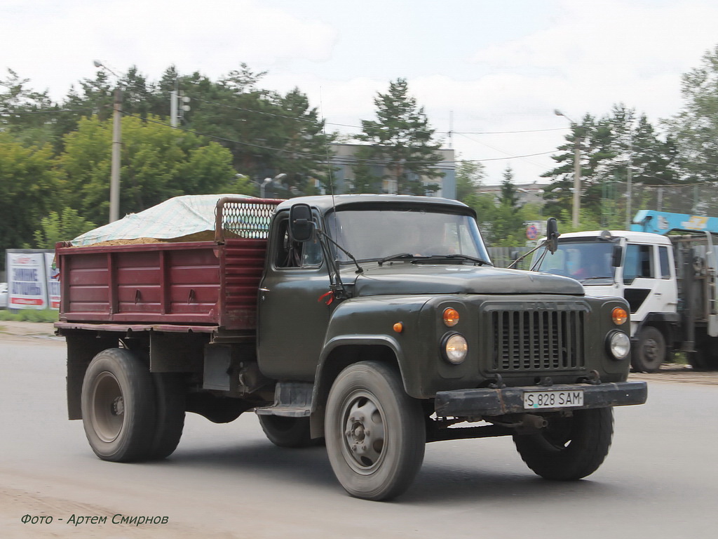 Павлодарская область, № S 828 SAM — ГАЗ-52-02
