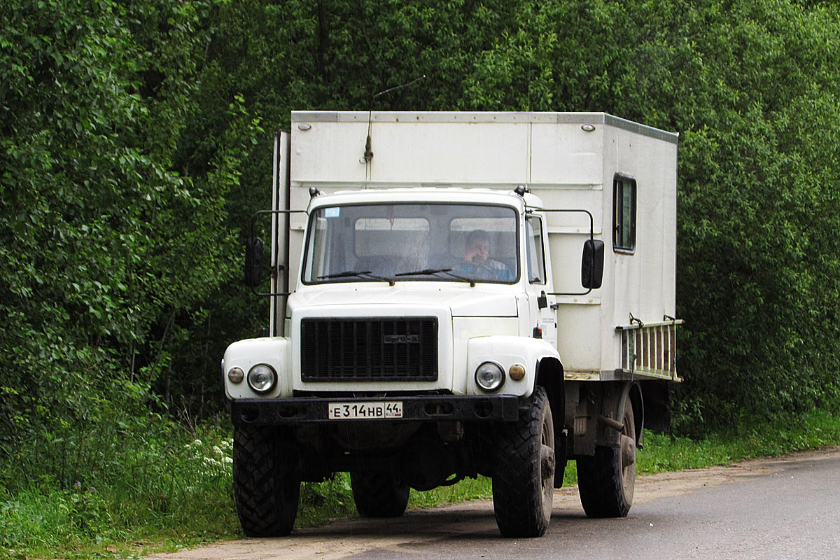 Костромская область, № Е 314 НВ 44 — ГАЗ-3308 «Садко»