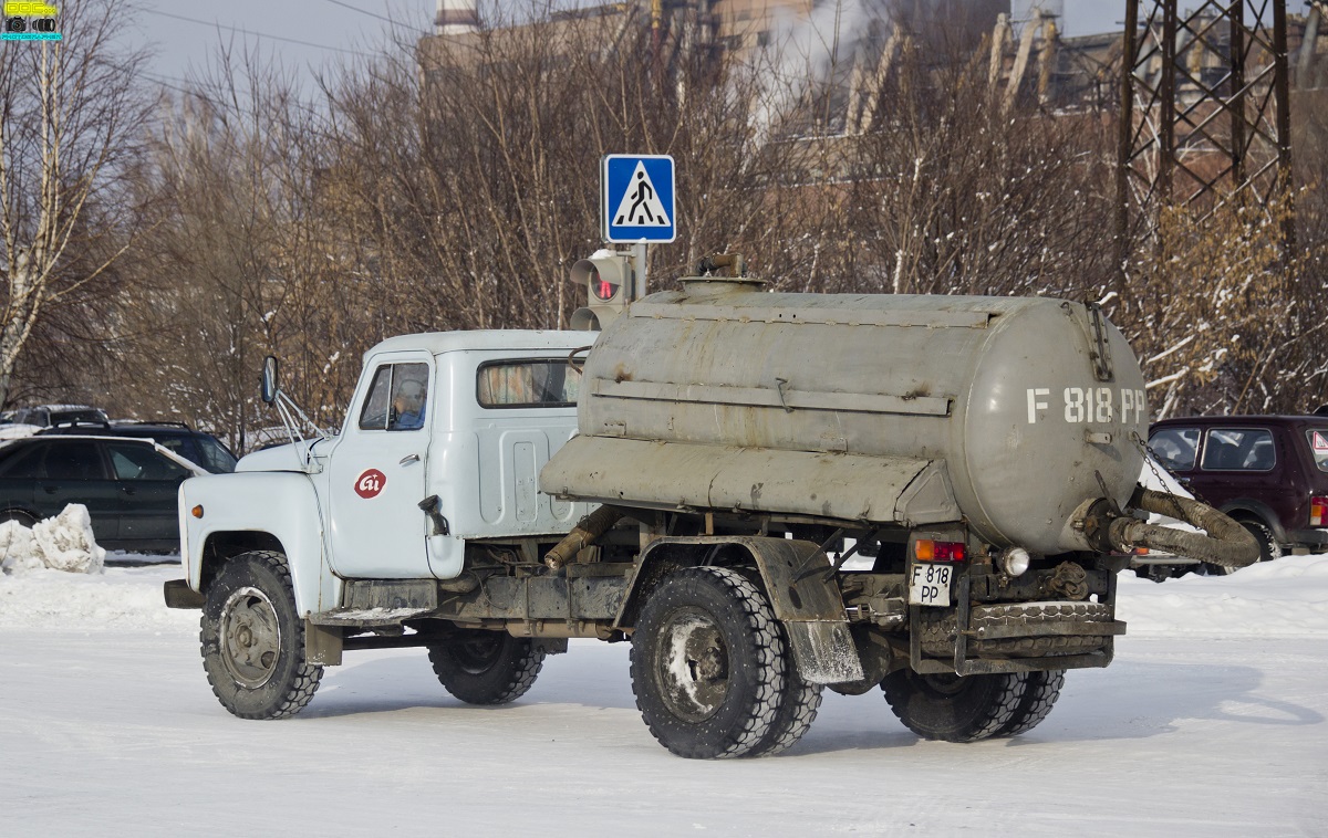 Восточно-Казахстанская область, № F 818 PP — ГАЗ-53-12