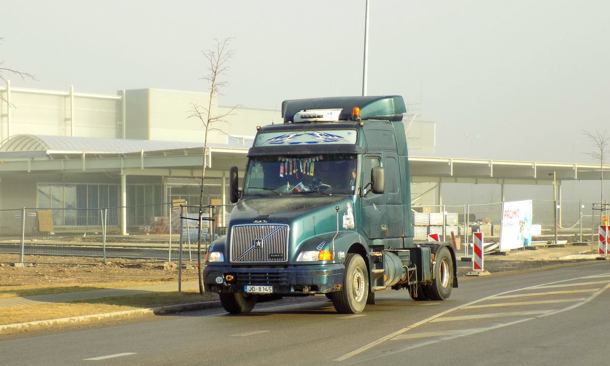 Латвия, № JD-8145 — Volvo NH12
