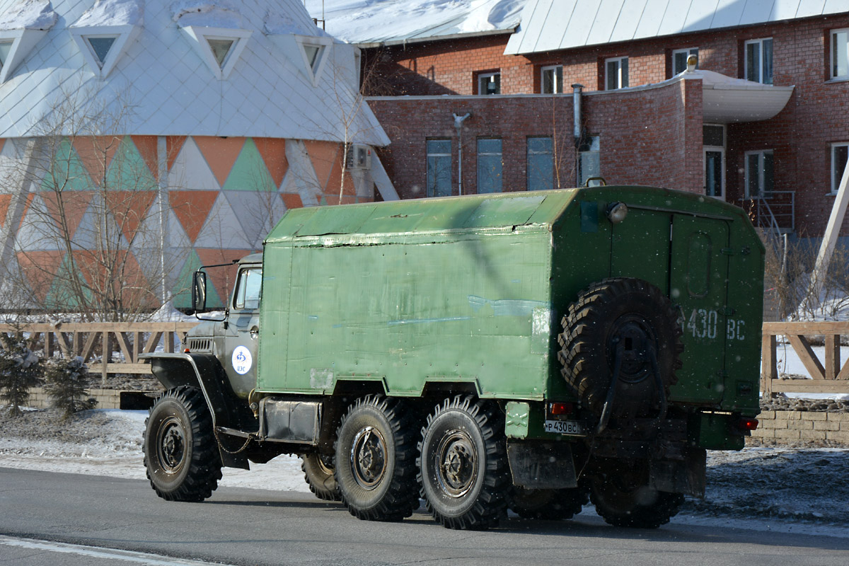Саха (Якутия), № Р 430 ВС 14 — Урал-375Е