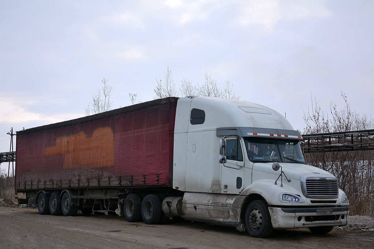 Кемеровская область, № Р 005 ВТ 142 — Freightliner Columbia