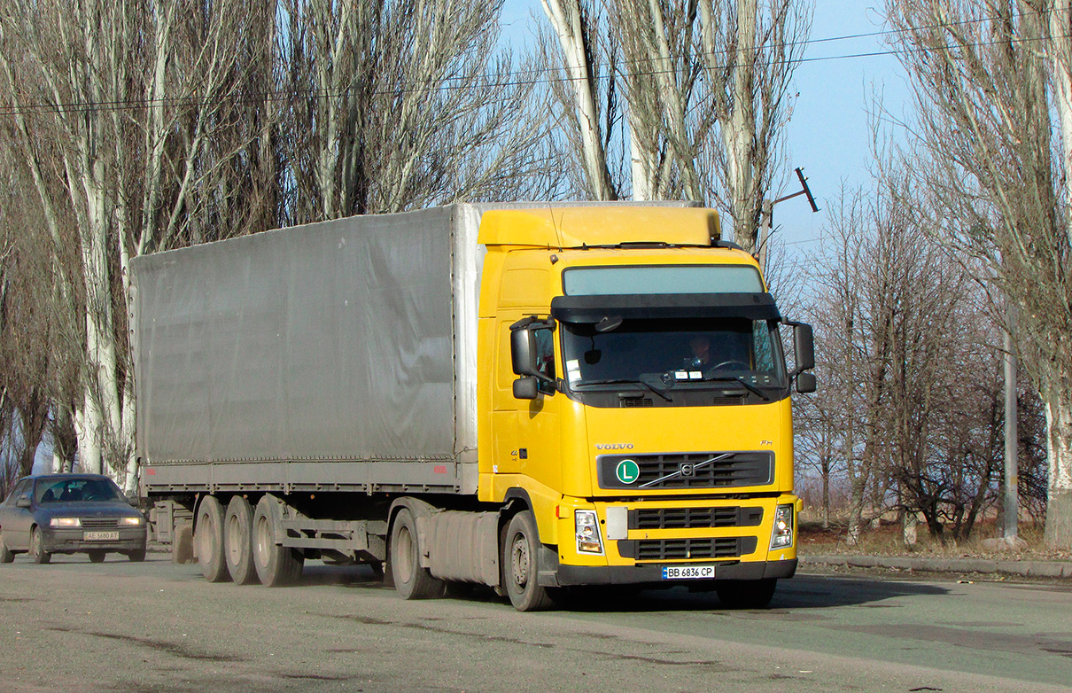 Луганская область, № ВВ 6836 СР — Volvo ('2002) FH12.400