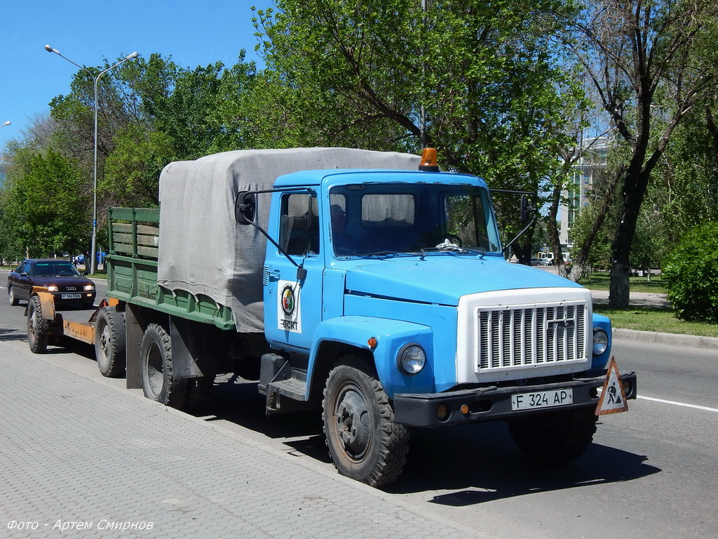 Восточно-Казахстанская область, № F 324 AP — ГАЗ-33073