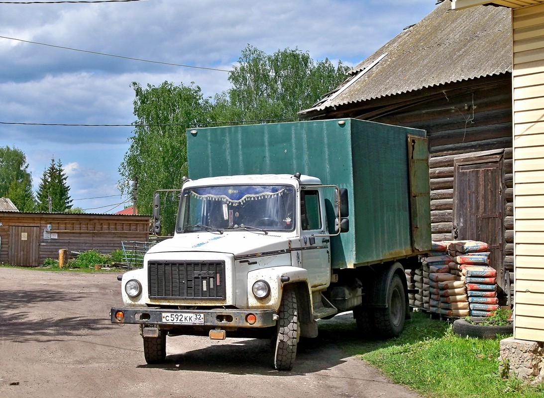 Брянская область, № С 592 КК 32 — ГАЗ-3309