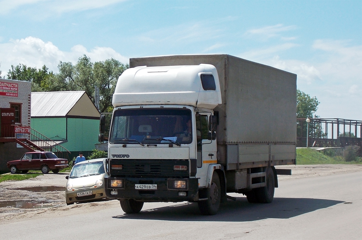 Волгоградская область, № А 429 ЕВ 34 — Volvo FL6