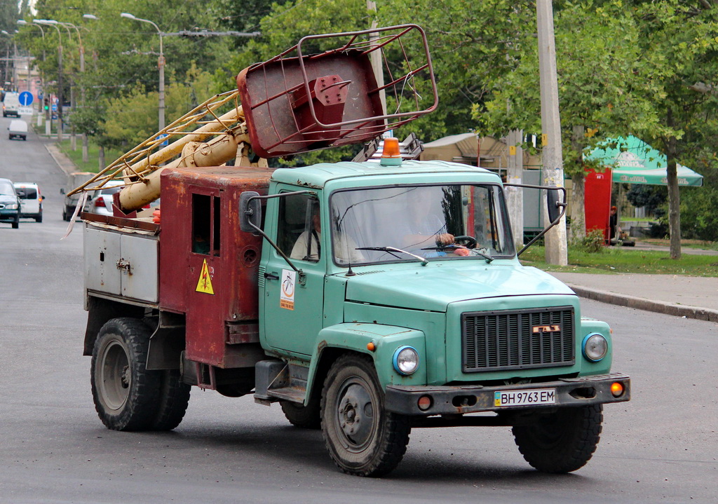 Одесская область, № ВН 9763 ЕМ — ГАЗ-3307