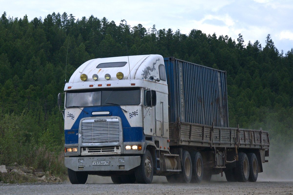 Саха (Якутия), № Х 573 КР 14 — Freightliner FLB