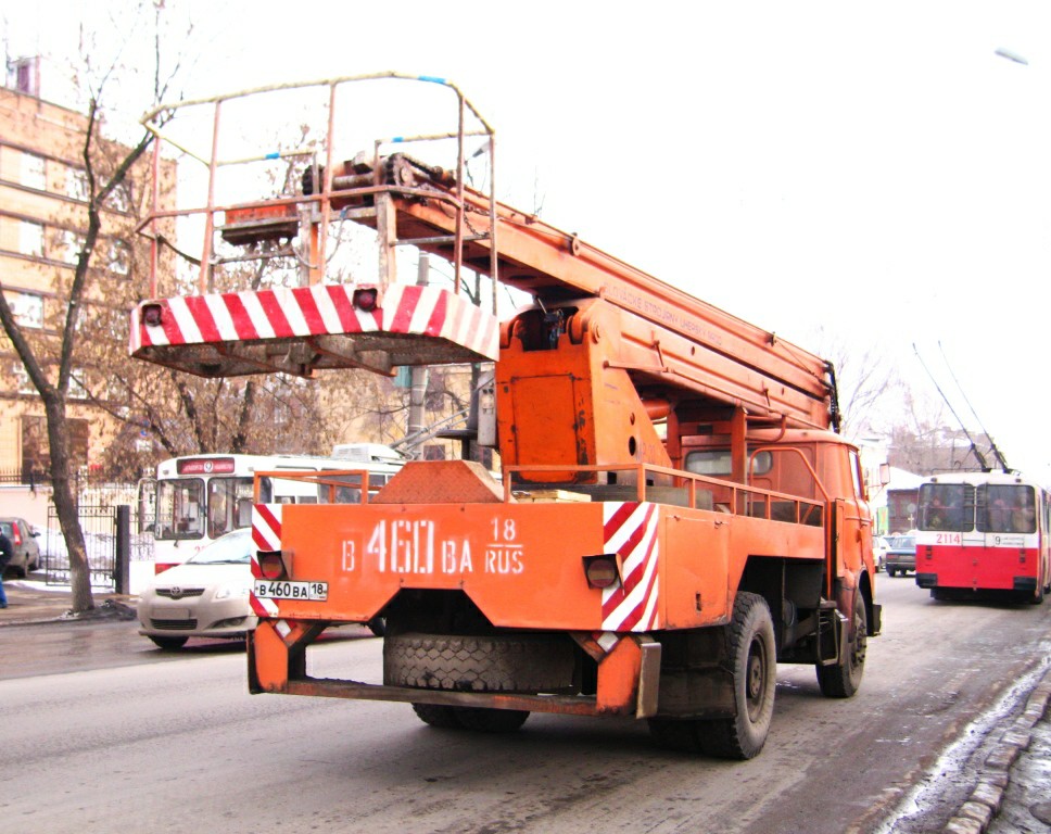 Удмуртия, № В 460 ВА 18 — Škoda 706 MTS 24