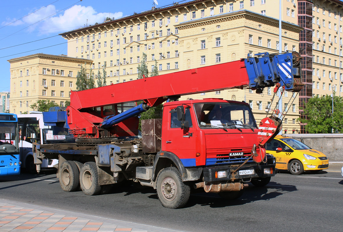 Москва, № Р 492 КМ 197 — КамАЗ-65115 (общая модель)