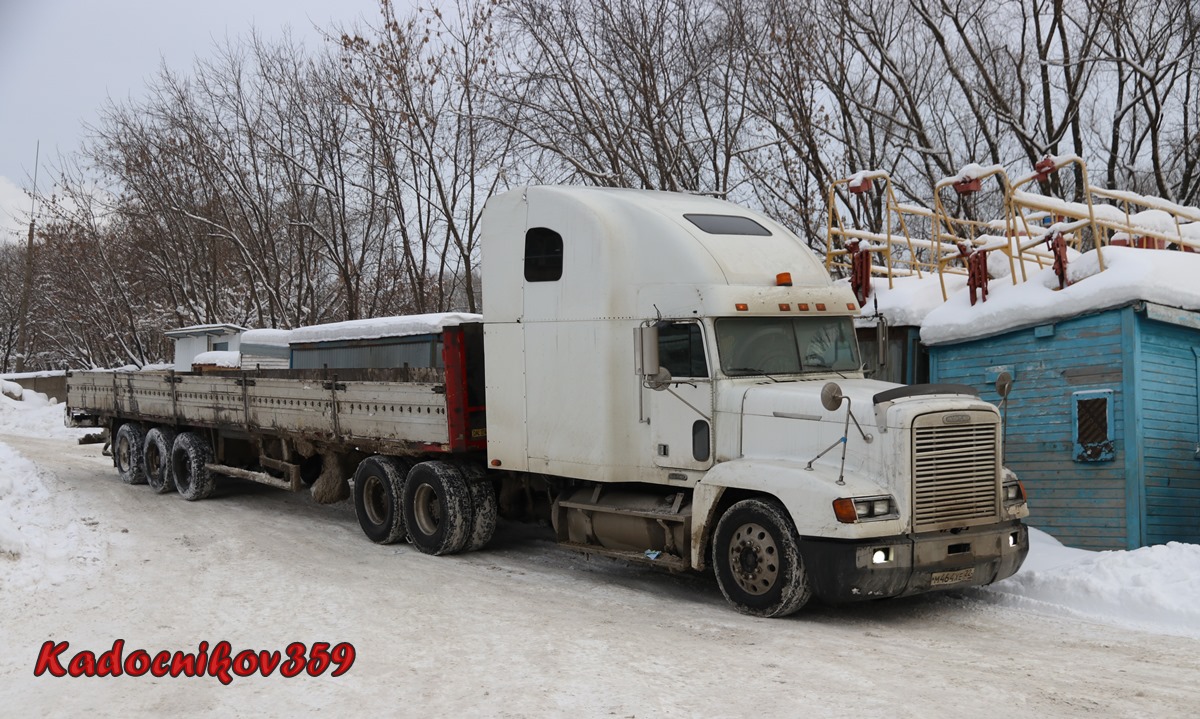 Алтайский край, № М 464 ХЕ 22 — Freightliner FLD 120
