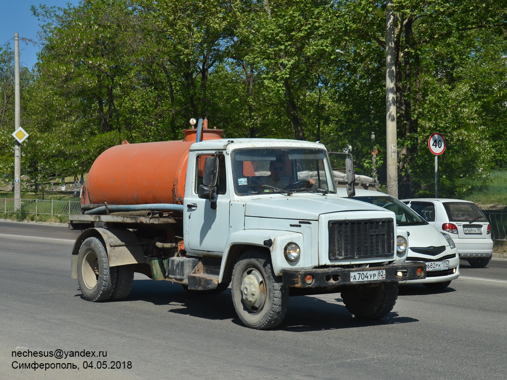 Крым, № А 704 УР 82 — ГАЗ-3309