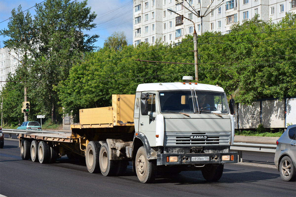 Новосибирская область, № Е 858 ВО 154 — КамАЗ-54115 (общая модель)
