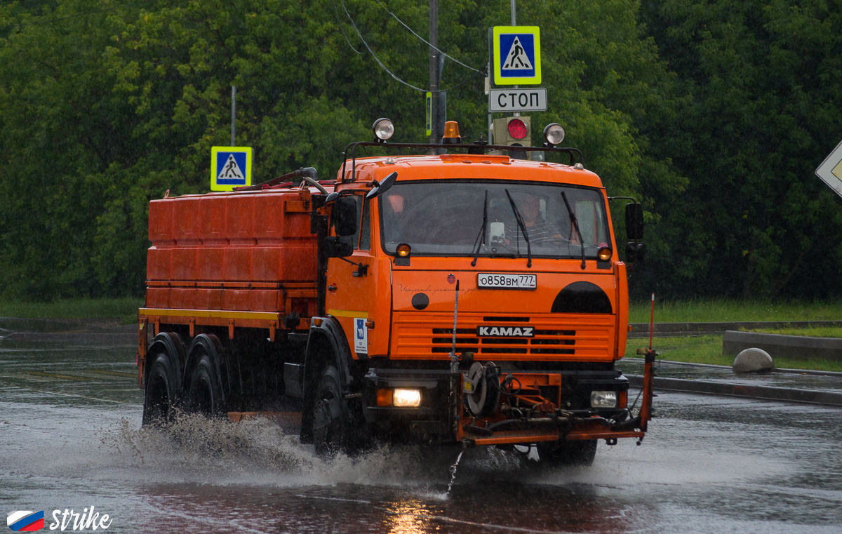 Москва, № О 858 ВМ 777 — КамАЗ-65115 (общая модель)