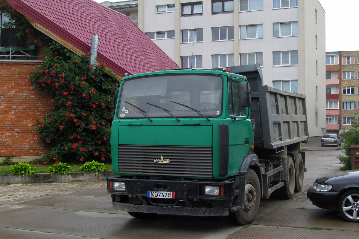 Латвия, № XD7425 — МАЗ-5516 (общая модель)