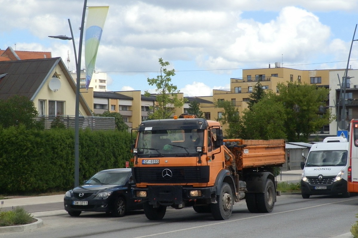 Латвия, № GF-6590 — Mercedes-Benz SK 1722