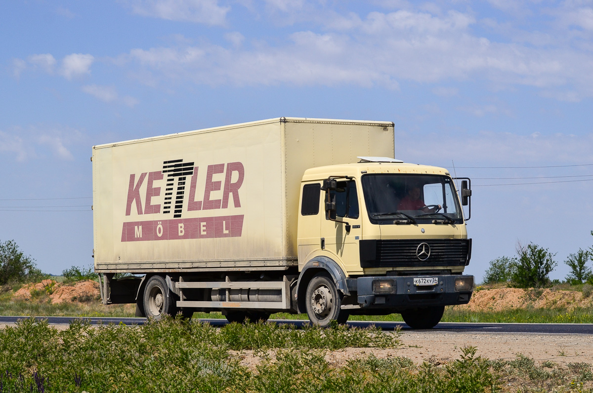 Волгоградская область, № К 672 КУ 34 — Mercedes-Benz SK 1827