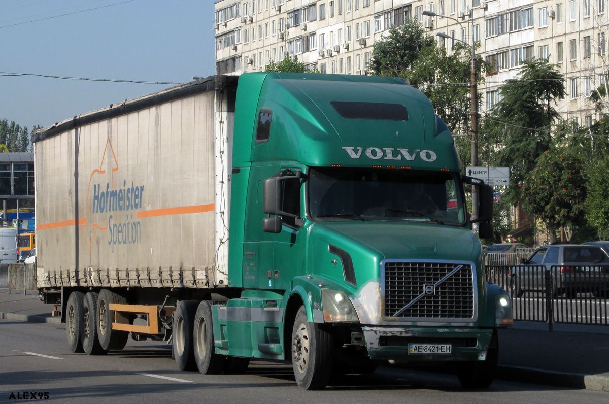 Днепропетровская область, № АЕ 8421 ЕН — Volvo VNL670