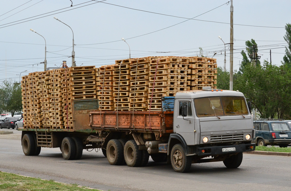 Волгоградская область, № Р 082 УС 34 — КамАЗ-5320