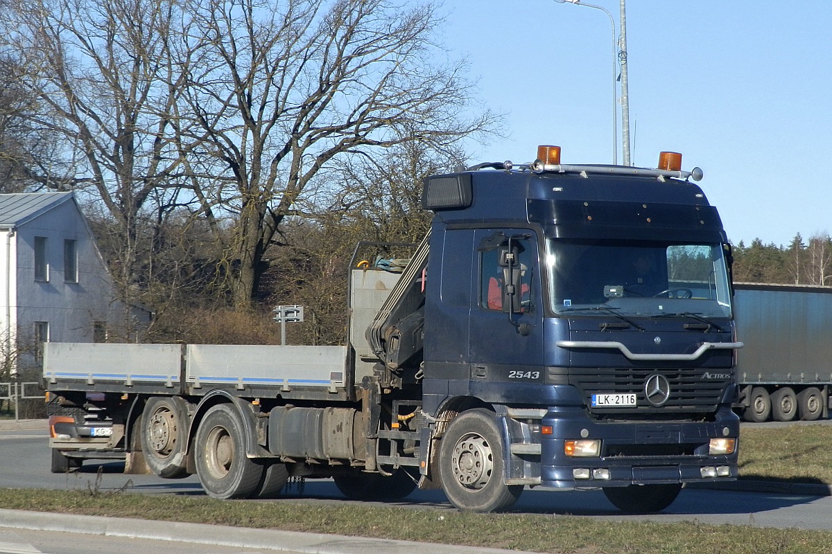 Латвия, № LK-2116 — Mercedes-Benz Actros ('1997) 2543