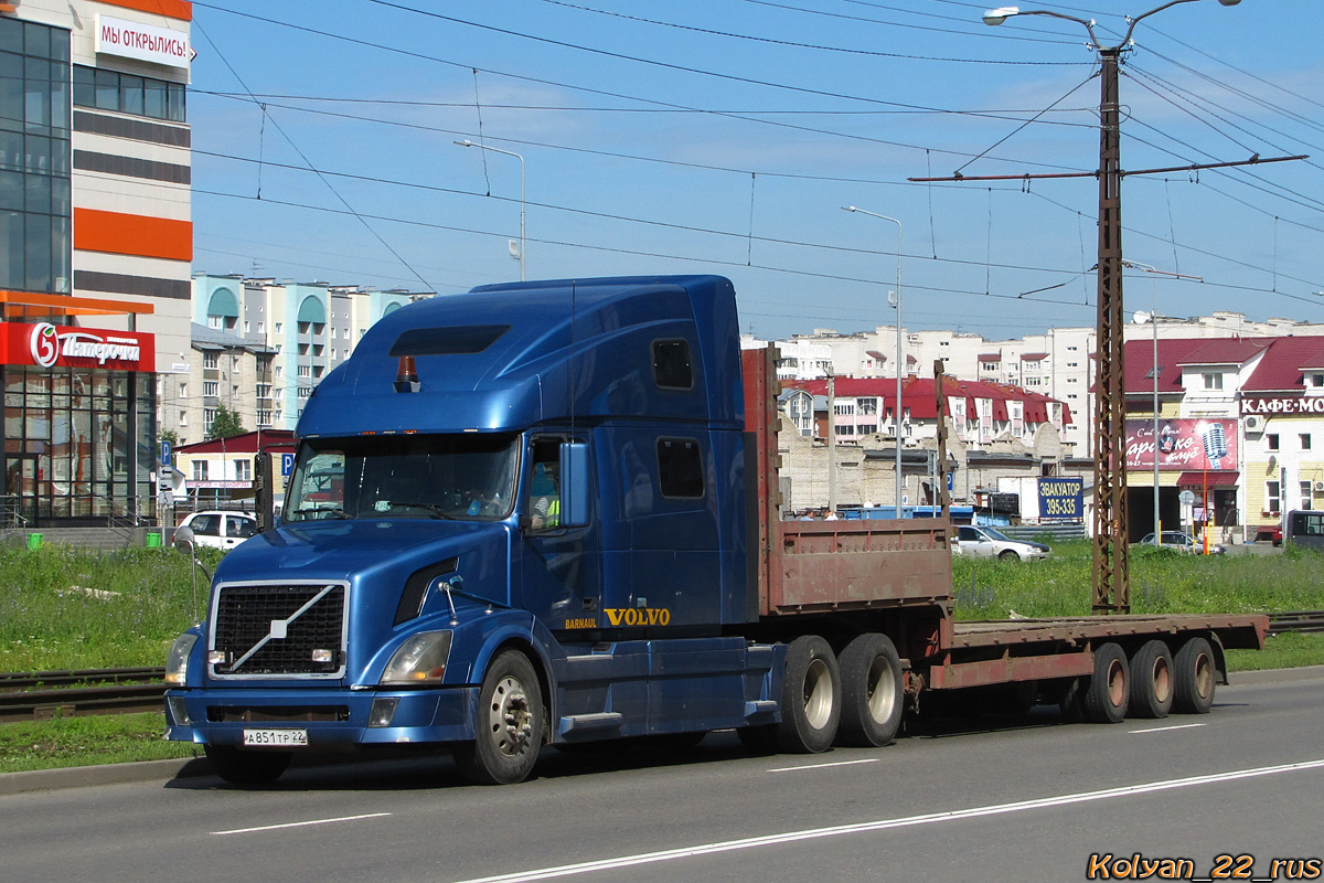 Алтайский край, № А 851 ТР 22 — Volvo VNL780