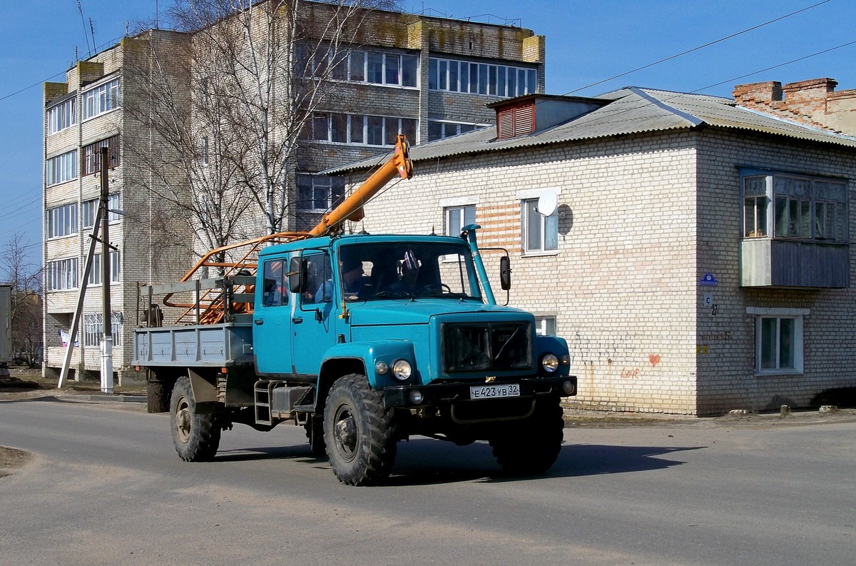 Брянская область, № Е 423 УВ 32 — ГАЗ-33081 «Садко»