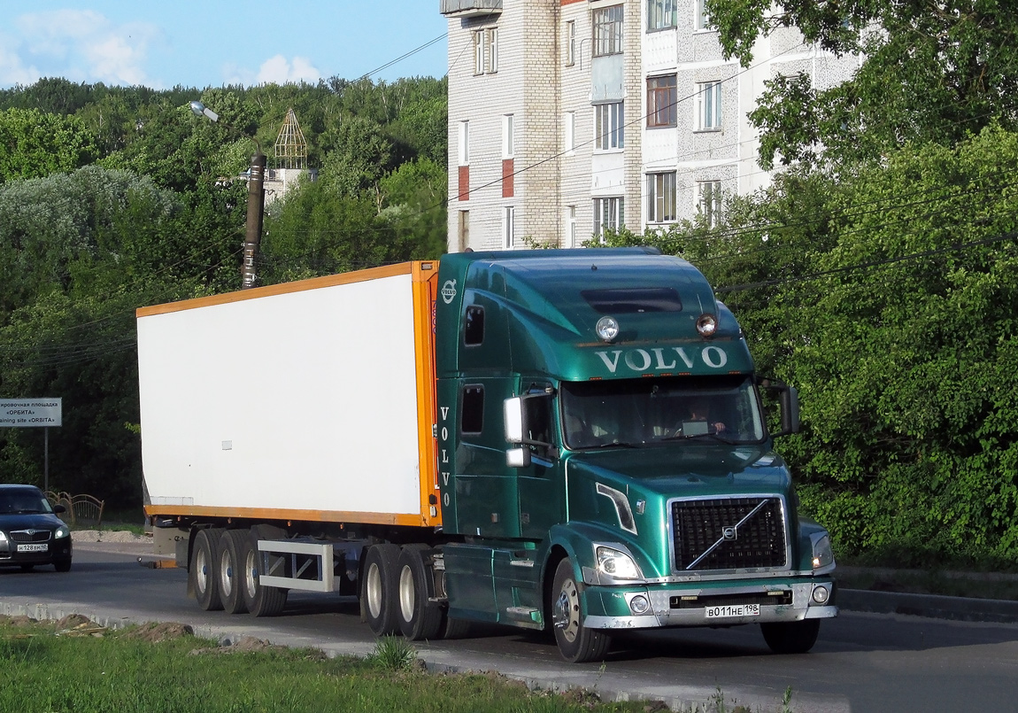 Санкт-Петербург, № В 011 НЕ 198 — Volvo VNL780