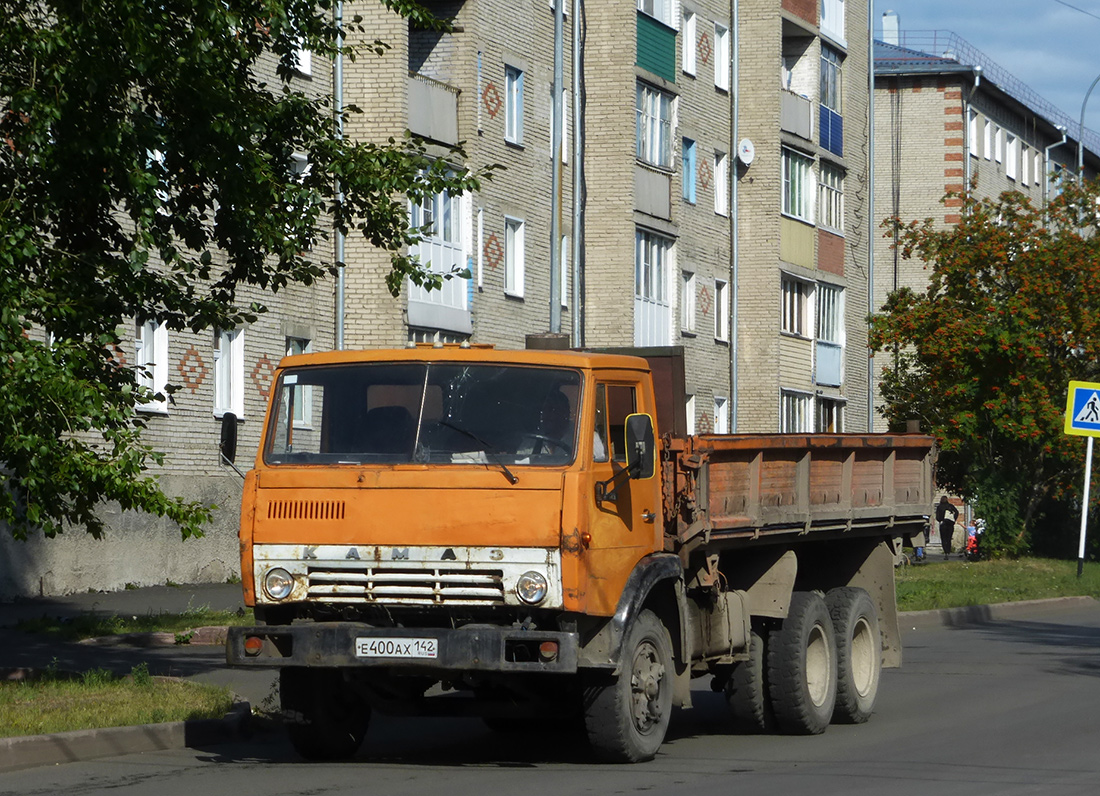 Кемеровская область, № Е 400 АХ 142 — КамАЗ-5320