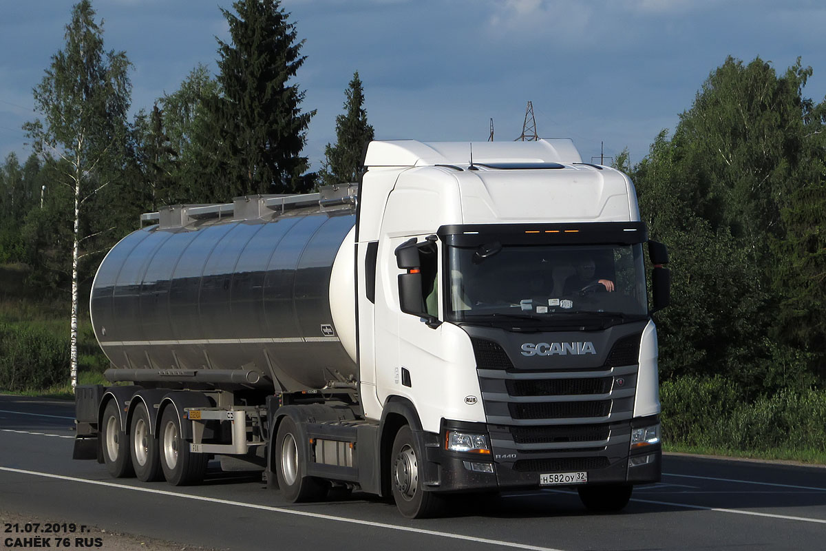 Брянская область, № Н 582 ОУ 32 — Scania ('2016) R440
