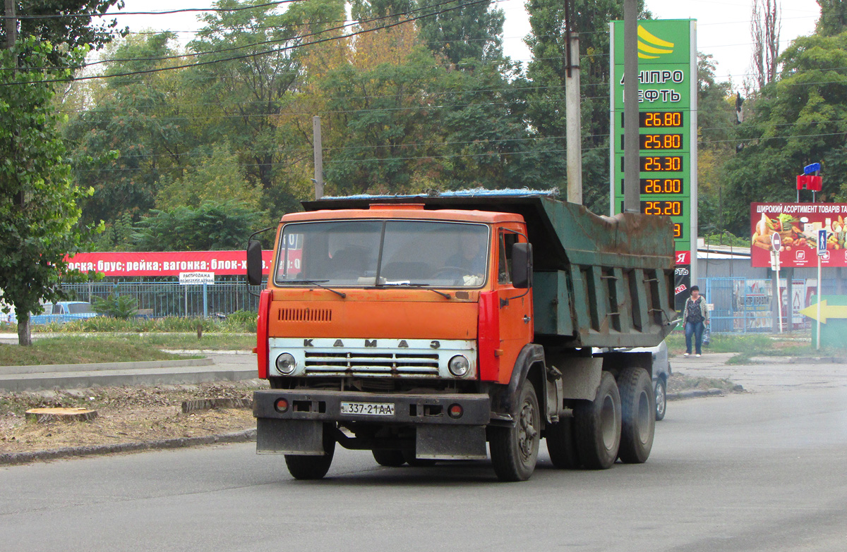 Днепропетровская область, № 337-21 АА — КамАЗ-5511