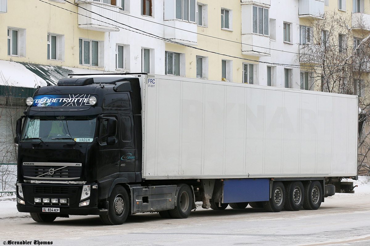 Киргизия, № 01 814 AEP — Volvo ('2008) FH.460; Киргизия, № 08 791 PC — Schmitz Cargobull S.KO (общая модель)