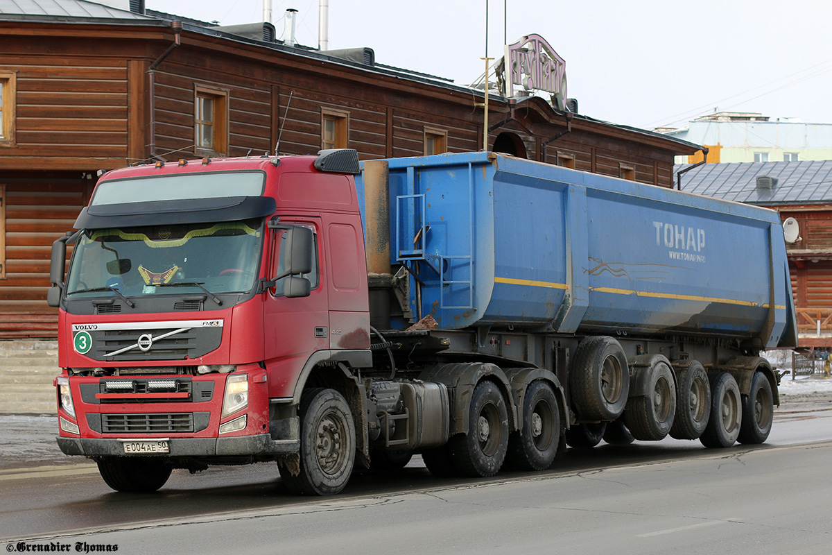 Саха (Якутия), № Е 004 АЕ 50 — Volvo ('2010) FM.440